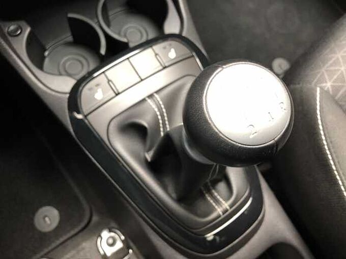 Kia Picanto 1.2i Dream Team NAV