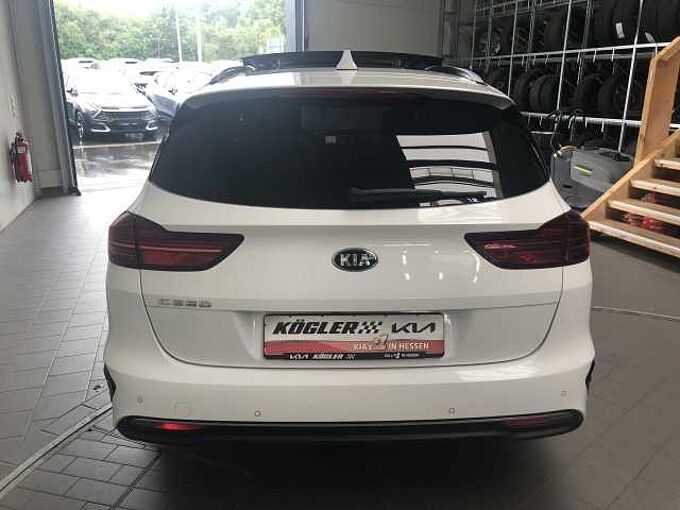 Kia Ceed SW 1.4i T DCT Platinum Edition GD|NAVI