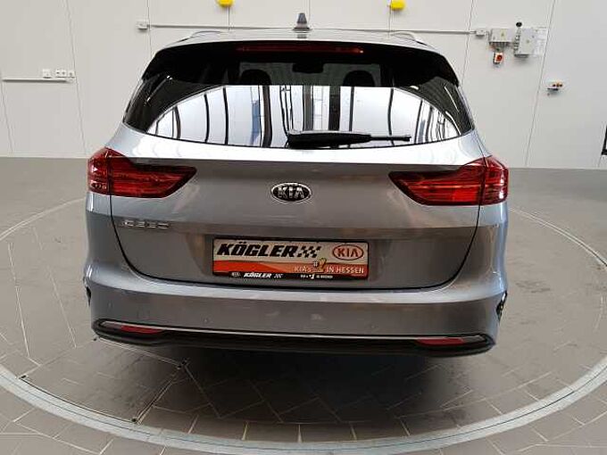 Kia Ceed SW 1.4 T DCT Platinum | Pano | 22%