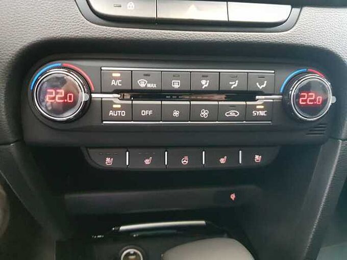 Kia XCEED 1.5i T DCT Platinum | NAVI | GD