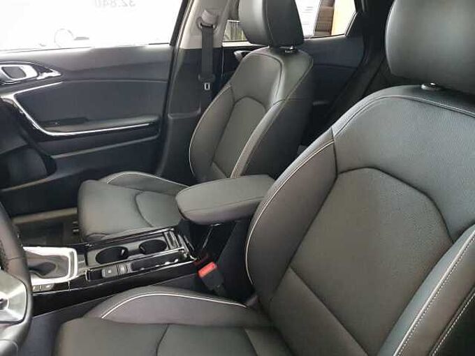 Kia XCEED 1.5i T DCT Platinum | NAVI | GD