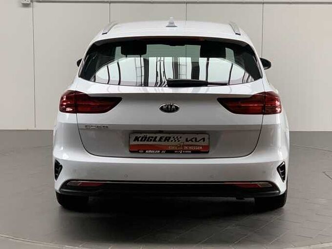 Kia Ceed SW 1.6 CRDI DCT Spirit NAVI | TECH