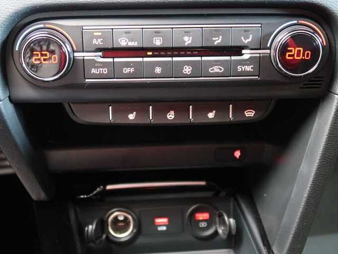 Kia ProCeed 1.6i T DCT7 GT | NAV