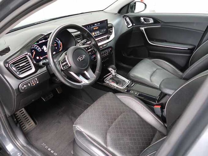 Kia Xceed 1.6i T DCT Platinum GD|KLIMAAUT|NAV