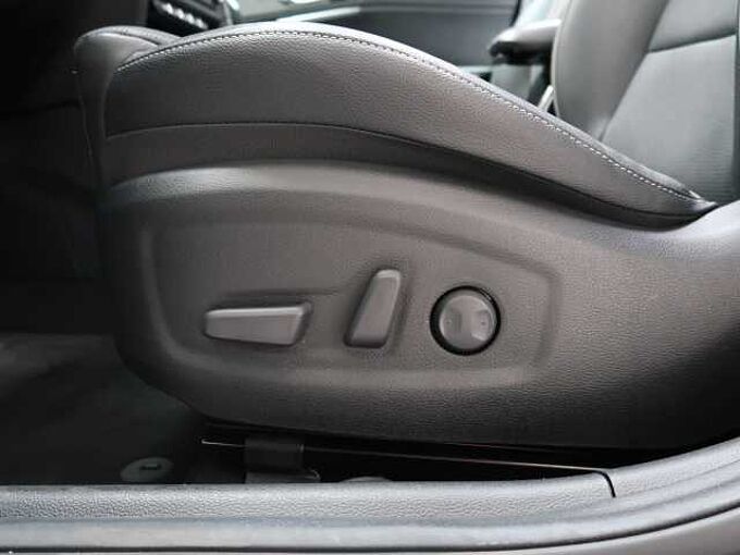 Kia Xceed 1.6i T DCT Platinum GD|KLIMAAUT|NAV